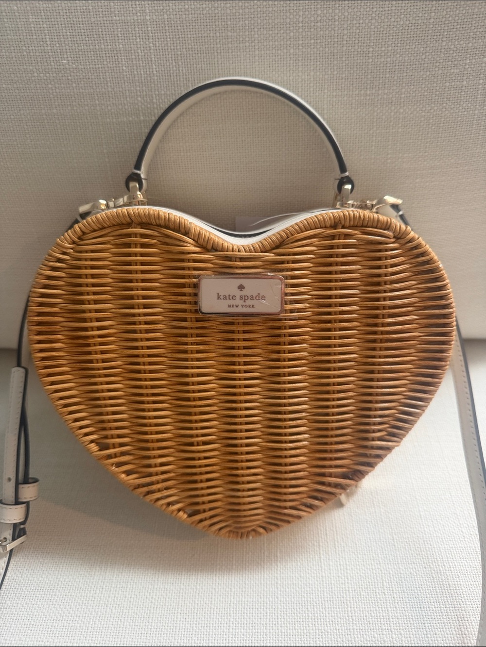 Kate Spade Wicker Heart Crossbody Bag NWT - Picture 2 of 8